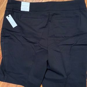 Dana Buchman Bermuda shorts size 2x NWT